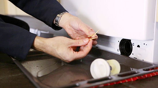 Как устранить засор шланга или фильтра насоса стиральной машины